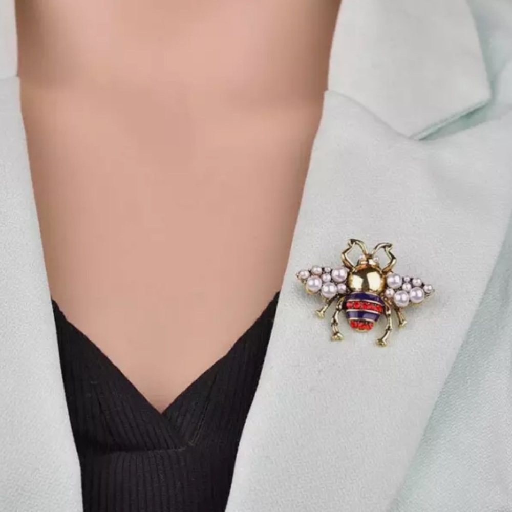 🎉New Fashion Pearl Bee Gold Bronze Color Brooch Pin